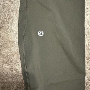 Lululemon Base Pace High-Rise 25” Tight Green like new